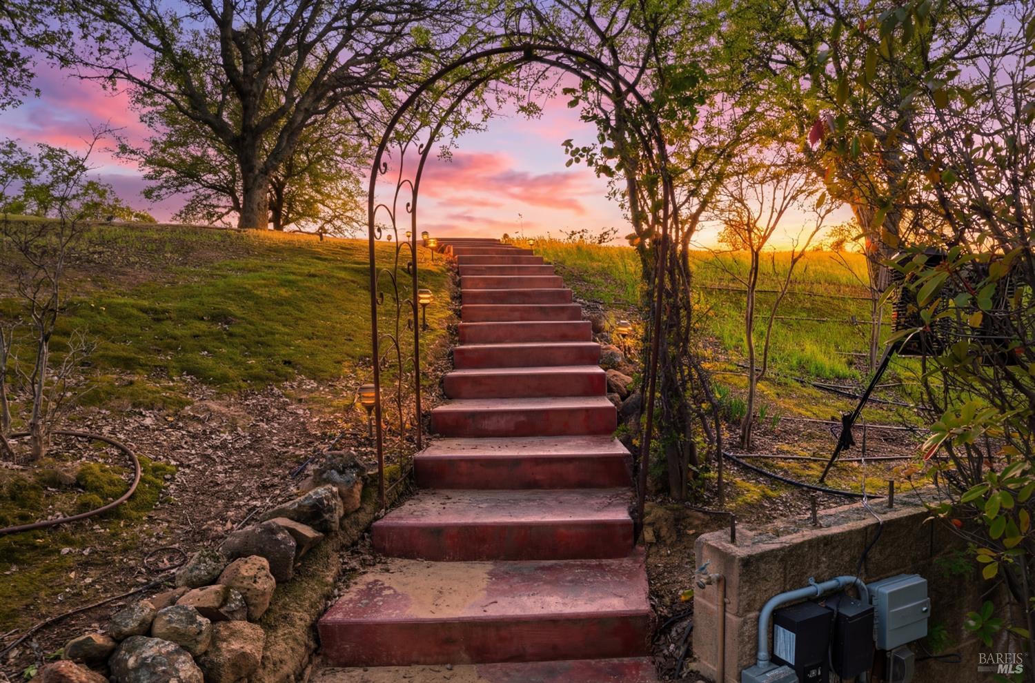 Detail Gallery Image 7 of 89 For 2054 Pinecrest Ct, Vacaville,  CA 95688 - 4 Beds | 4/1 Baths