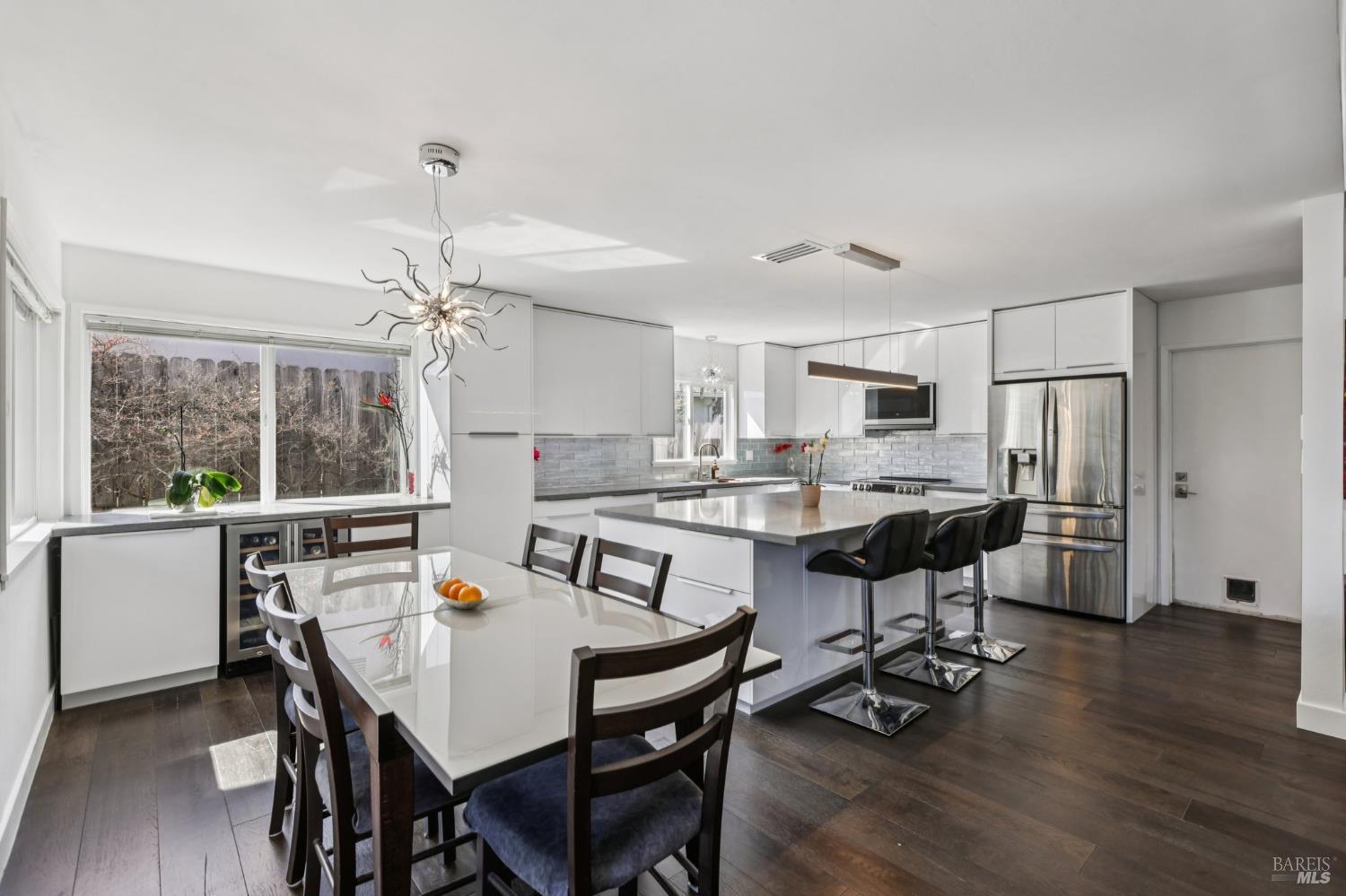 Detail Gallery Image 17 of 66 For 212 Eaton Ct, Benicia,  CA 94510 - 3 Beds | 2 Baths