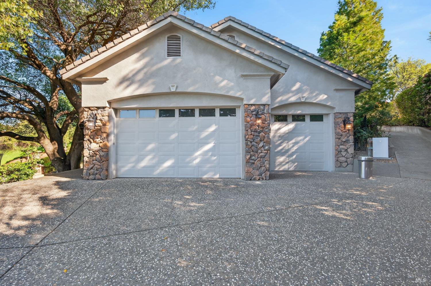 Detail Gallery Image 10 of 89 For 2054 Pinecrest Ct, Vacaville,  CA 95688 - 4 Beds | 4/1 Baths