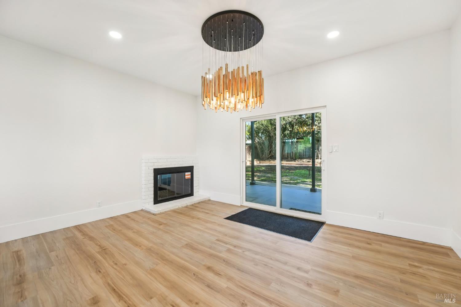 Detail Gallery Image 15 of 49 For 1662 Glazier Dr, Concord,  CA 94521 - 3 Beds | 2 Baths