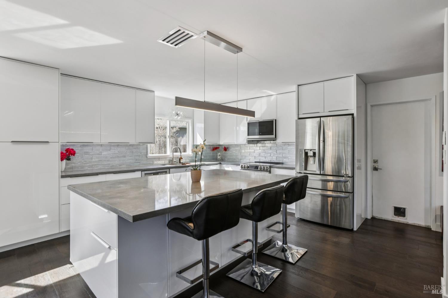 Detail Gallery Image 20 of 66 For 212 Eaton Ct, Benicia,  CA 94510 - 3 Beds | 2 Baths