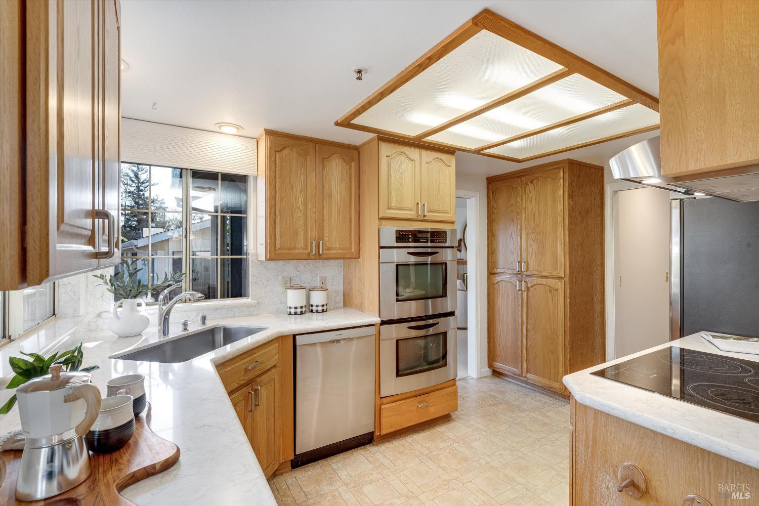 Detail Gallery Image 12 of 37 For 2908 Victoria Ct, Napa,  CA 94558 - 3 Beds | 2 Baths