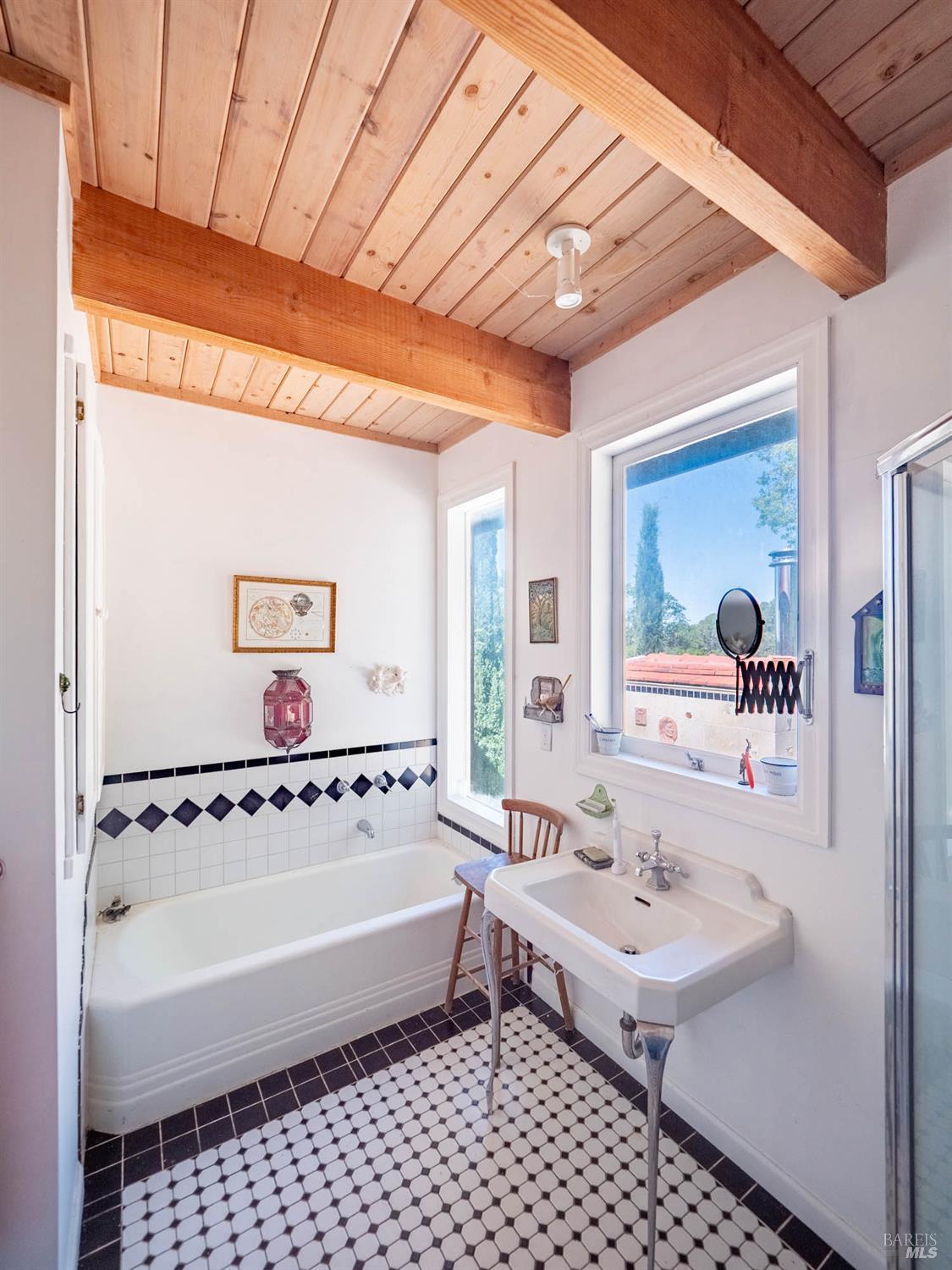 Detail Gallery Image 12 of 80 For 16101 Lost Creek Rd, Yorkville,  CA 95494 - 2 Beds | 2 Baths