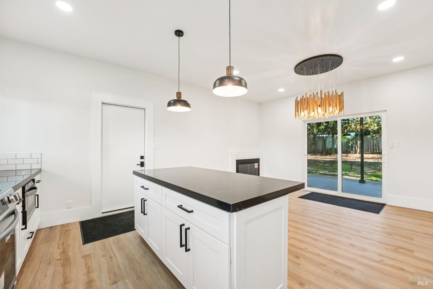 Detail Gallery Image 19 of 49 For 1662 Glazier Dr, Concord,  CA 94521 - 3 Beds | 2 Baths