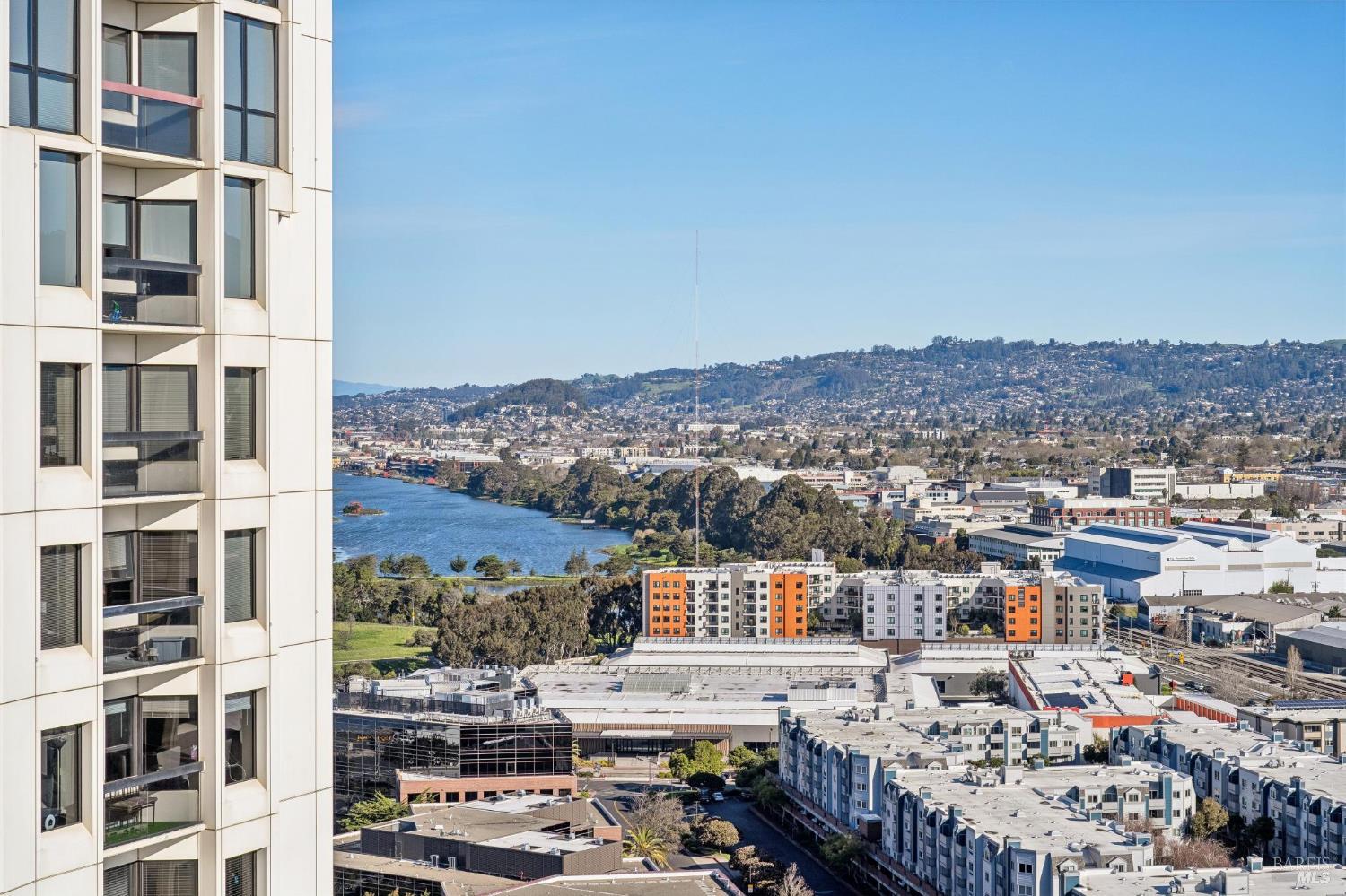 Detail Gallery Image 27 of 38 For 6363 Christie Ave #2627,  Emeryville,  CA 94608 - 2 Beds | 2 Baths