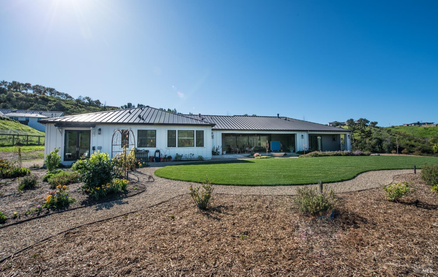 Detail Gallery Image 66 of 93 For 3932 Silver Fox Ct, Santa Rosa,  CA 95403 - 4 Beds | 4/1 Baths