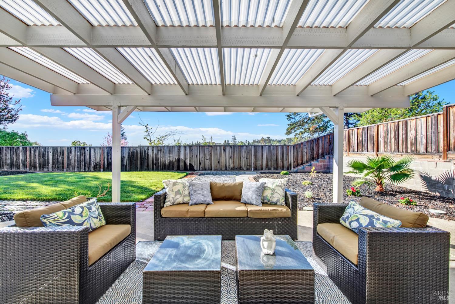 Detail Gallery Image 38 of 44 For 241 Blue Ridge Dr, Martinez,  CA 94553 - 4 Beds | 2/1 Baths