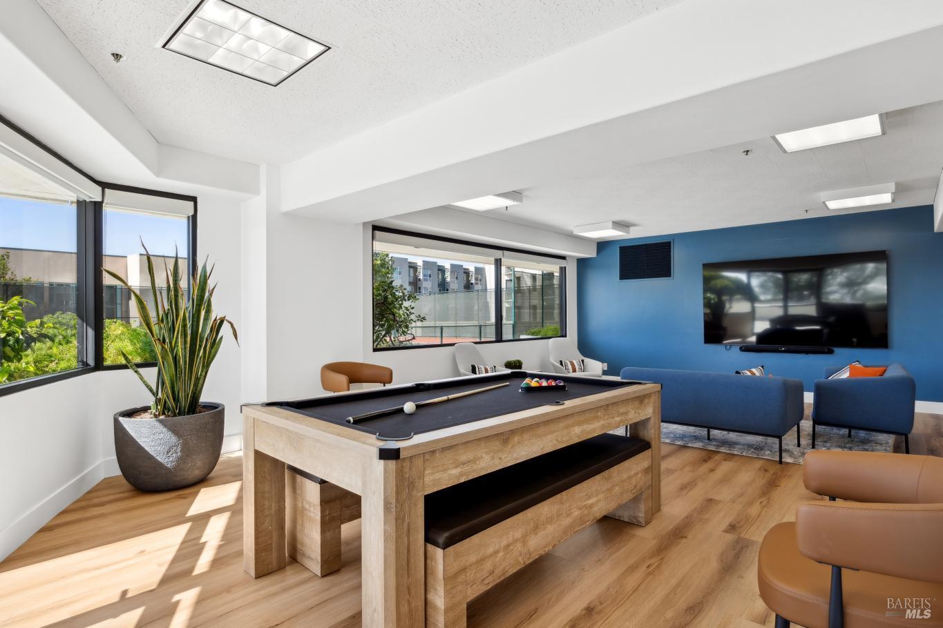 Detail Gallery Image 34 of 38 For 6363 Christie Ave #2627,  Emeryville,  CA 94608 - 2 Beds | 2 Baths