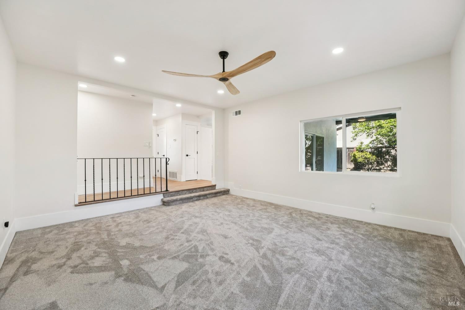 Detail Gallery Image 11 of 49 For 1662 Glazier Dr, Concord,  CA 94521 - 3 Beds | 2 Baths