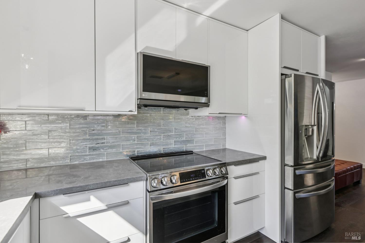 Detail Gallery Image 19 of 66 For 212 Eaton Ct, Benicia,  CA 94510 - 3 Beds | 2 Baths