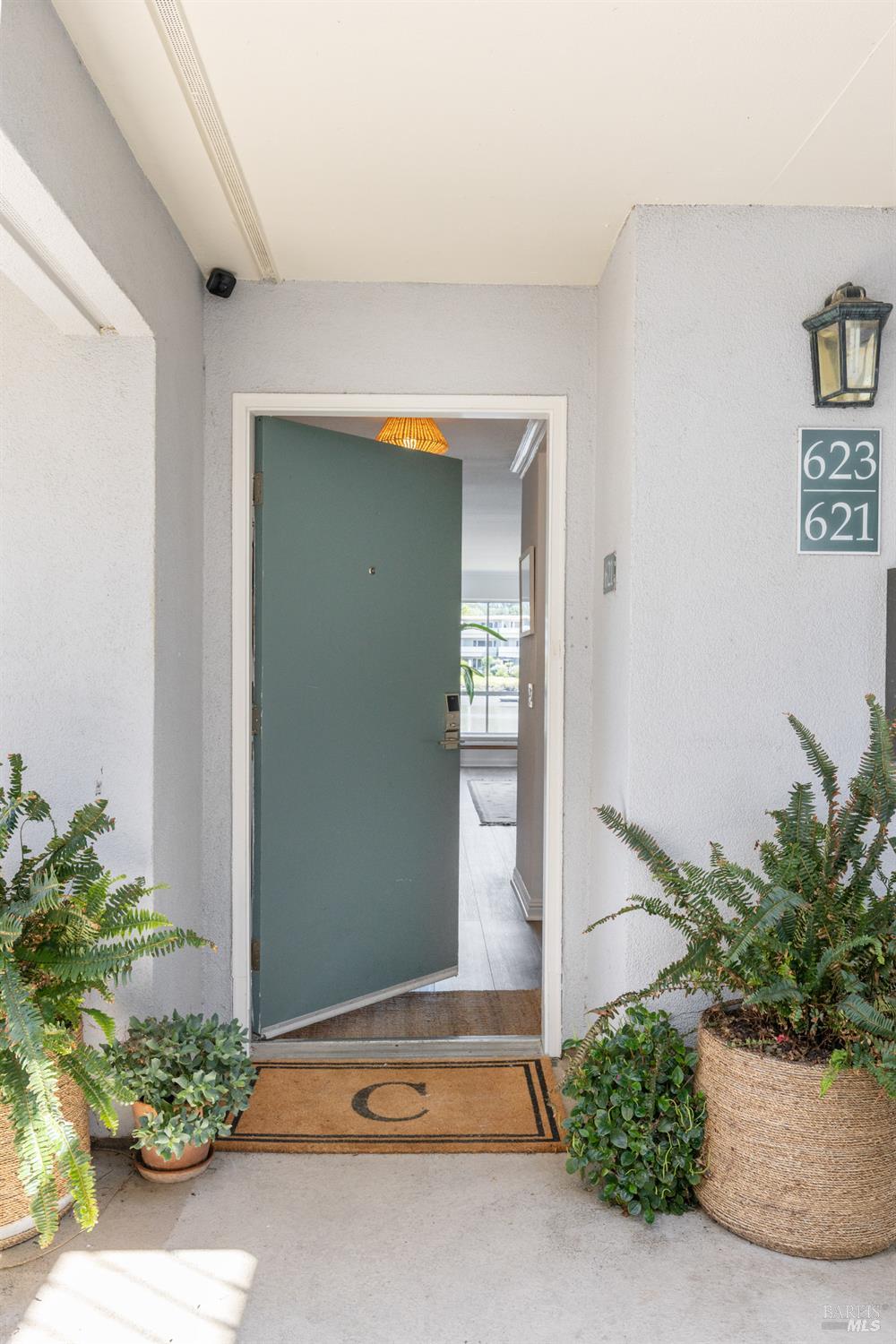 Detail Gallery Image 3 of 48 For 621 Larkspur Plaza Dr, Larkspur,  CA 94939 - 1 Beds | 1 Baths