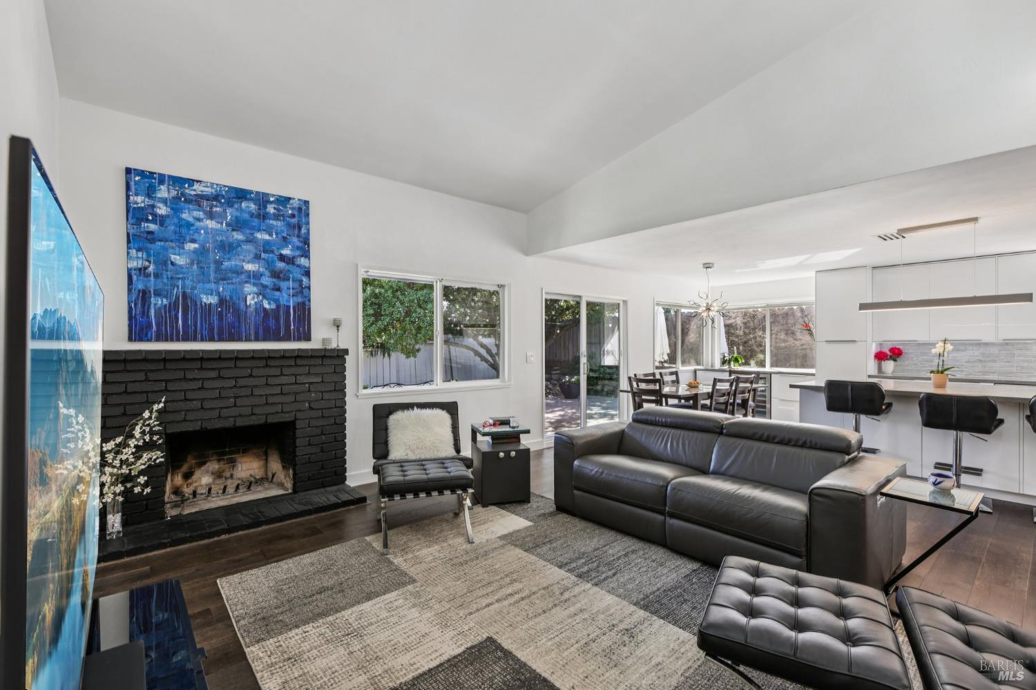 Detail Gallery Image 13 of 66 For 212 Eaton Ct, Benicia,  CA 94510 - 3 Beds | 2 Baths