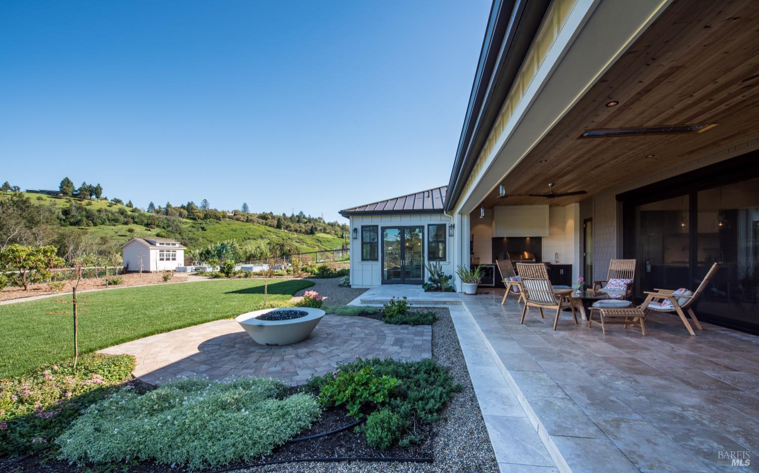 Detail Gallery Image 60 of 93 For 3932 Silver Fox Ct, Santa Rosa,  CA 95403 - 4 Beds | 4/1 Baths