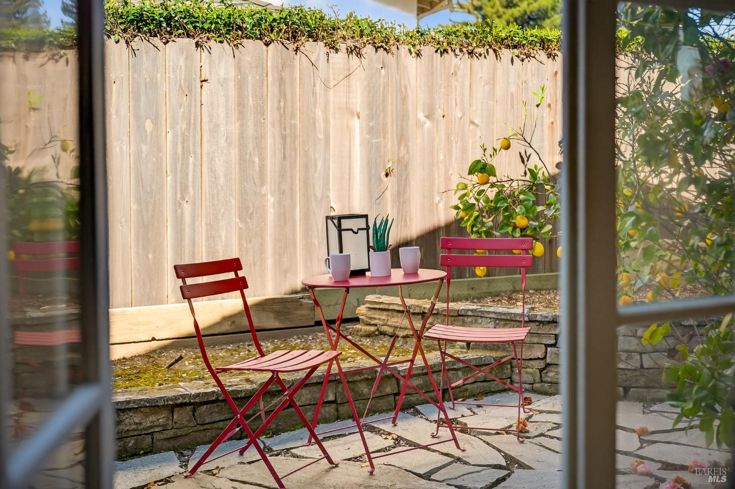 Detail Gallery Image 10 of 68 For 3932 Montrose St, Napa,  CA 94558 - 4 Beds | 2/1 Baths