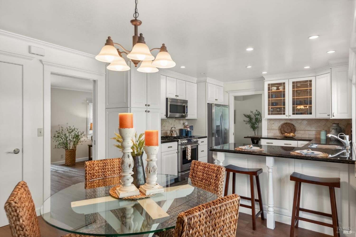 Detail Gallery Image 15 of 68 For 3932 Montrose St, Napa,  CA 94558 - 4 Beds | 2/1 Baths