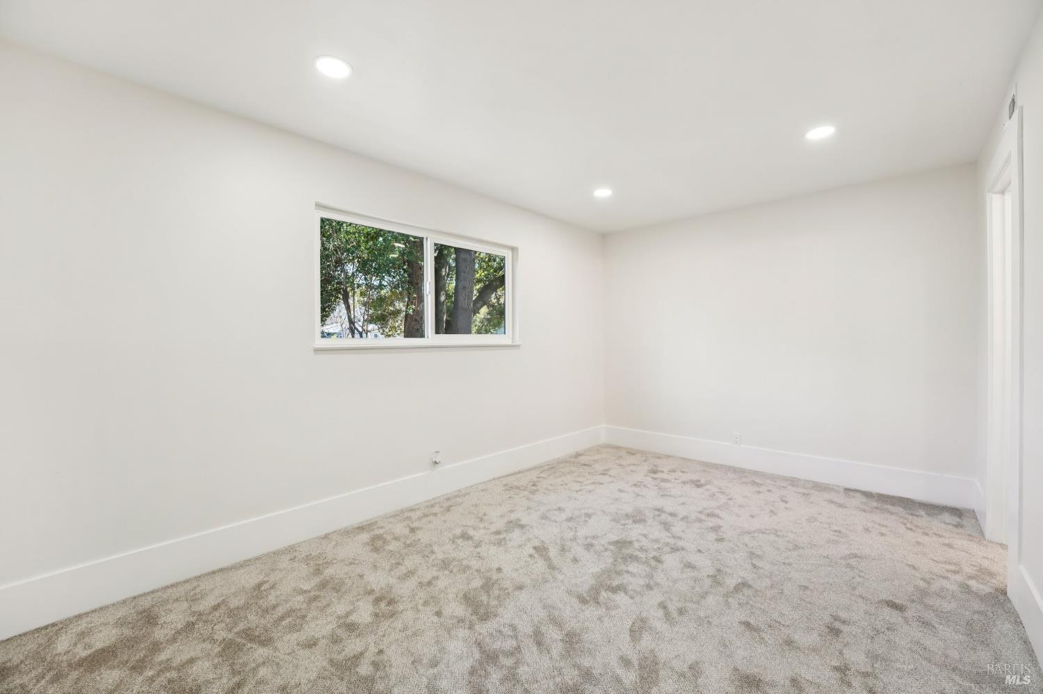 Detail Gallery Image 35 of 49 For 1662 Glazier Dr, Concord,  CA 94521 - 3 Beds | 2 Baths