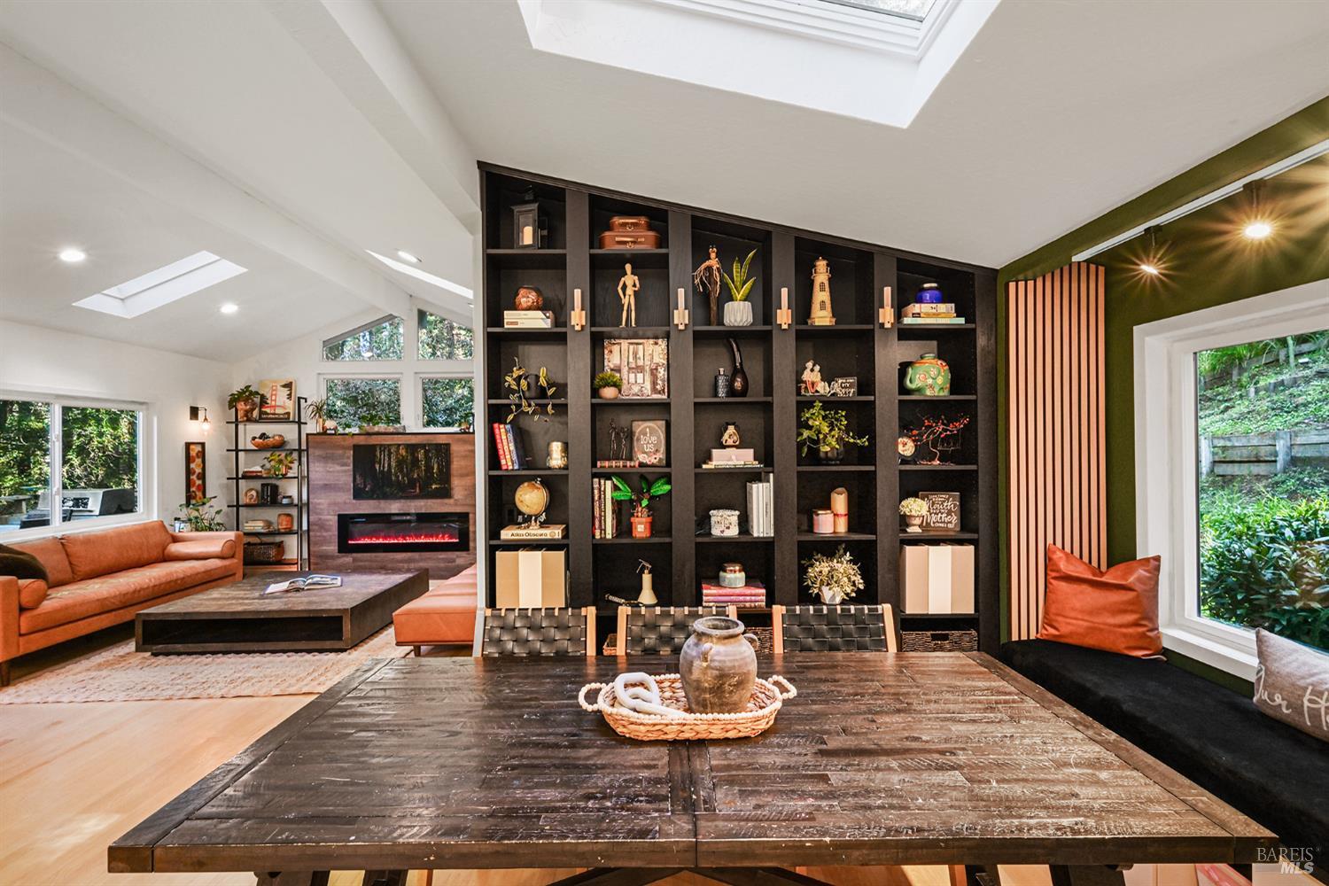 Detail Gallery Image 14 of 59 For 16 Iron Springs Rd, Fairfax,  CA 94930 - 4 Beds | 2 Baths