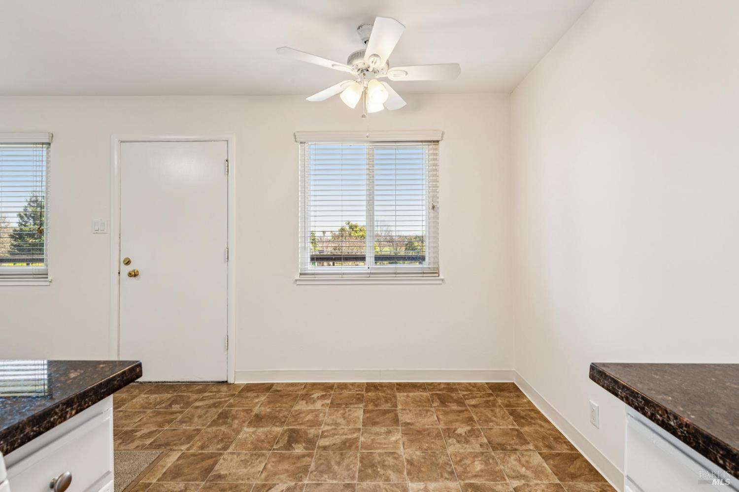 Detail Gallery Image 9 of 19 For 83 Pixley Ave #6,  Corte Madera,  CA 94925 - 1 Beds | 1 Baths