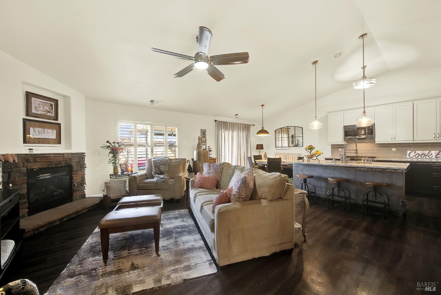 Detail Gallery Image 16 of 77 For 360 Grand Canyon Dr, Vacaville,  CA 95687 - 2 Beds | 2 Baths