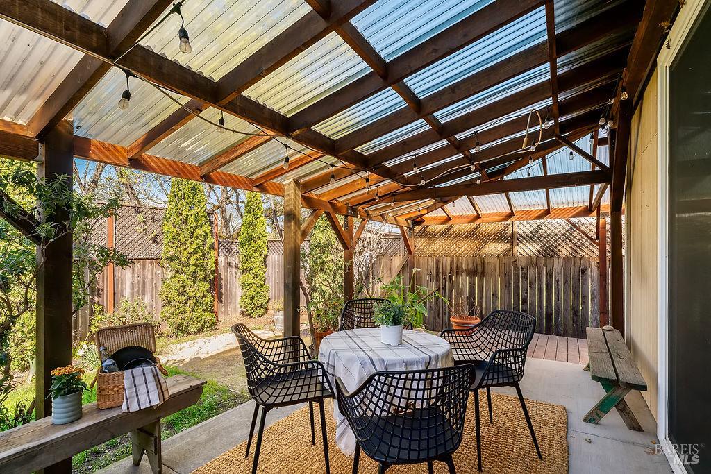 Detail Gallery Image 36 of 45 For 125 Anish Way, Windsor,  CA 95492 - 4 Beds | 3/1 Baths