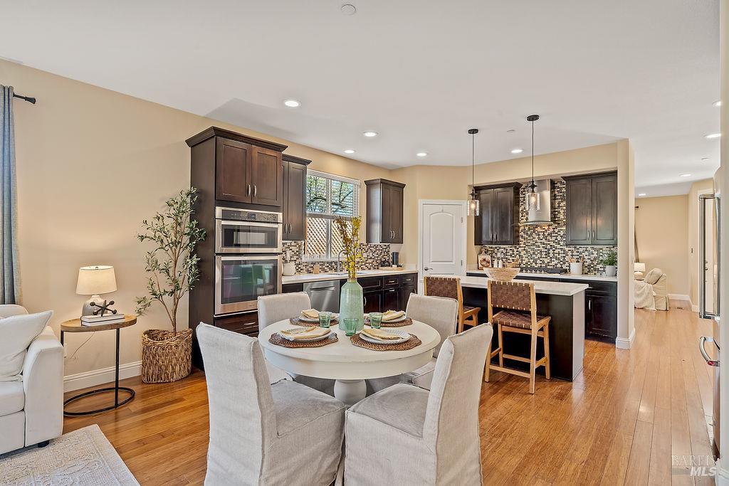 Detail Gallery Image 10 of 45 For 125 Anish Way, Windsor,  CA 95492 - 4 Beds | 3/1 Baths