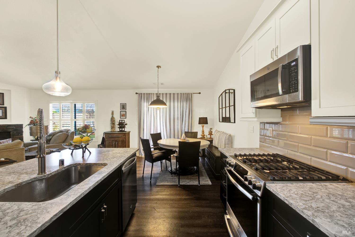 Detail Gallery Image 34 of 77 For 360 Grand Canyon Dr, Vacaville,  CA 95687 - 2 Beds | 2 Baths