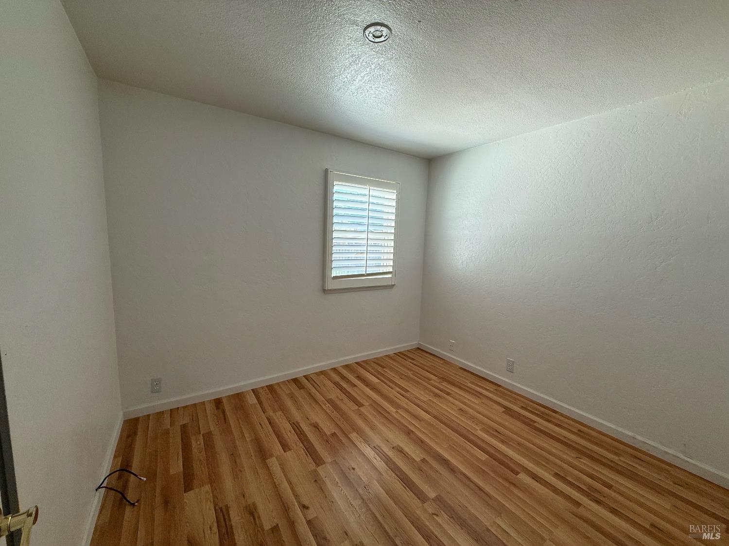 Detail Gallery Image 8 of 18 For 631 Inverness Dr, Vallejo,  CA 94589 - 3 Beds | 2 Baths