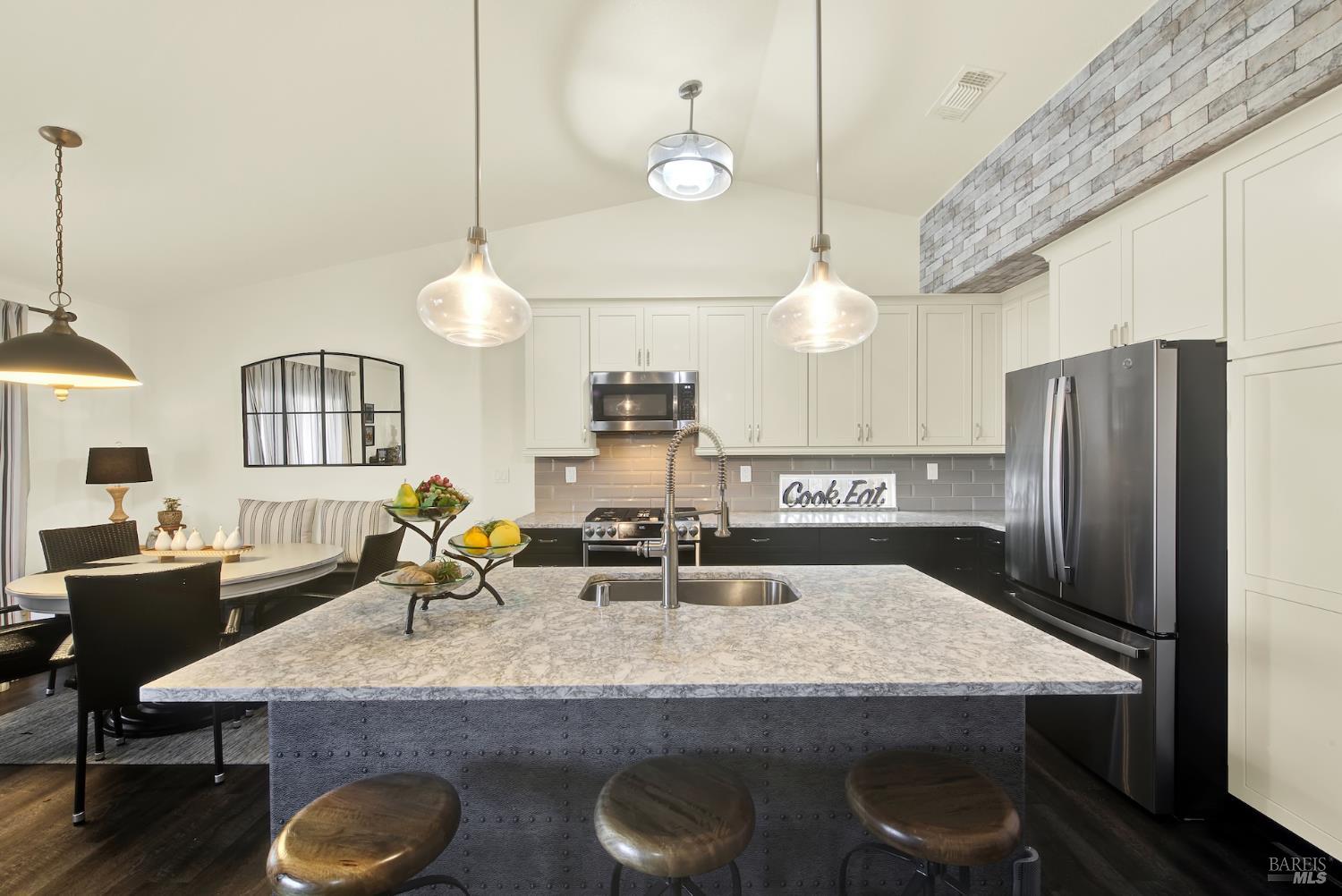 Detail Gallery Image 31 of 77 For 360 Grand Canyon Dr, Vacaville,  CA 95687 - 2 Beds | 2 Baths