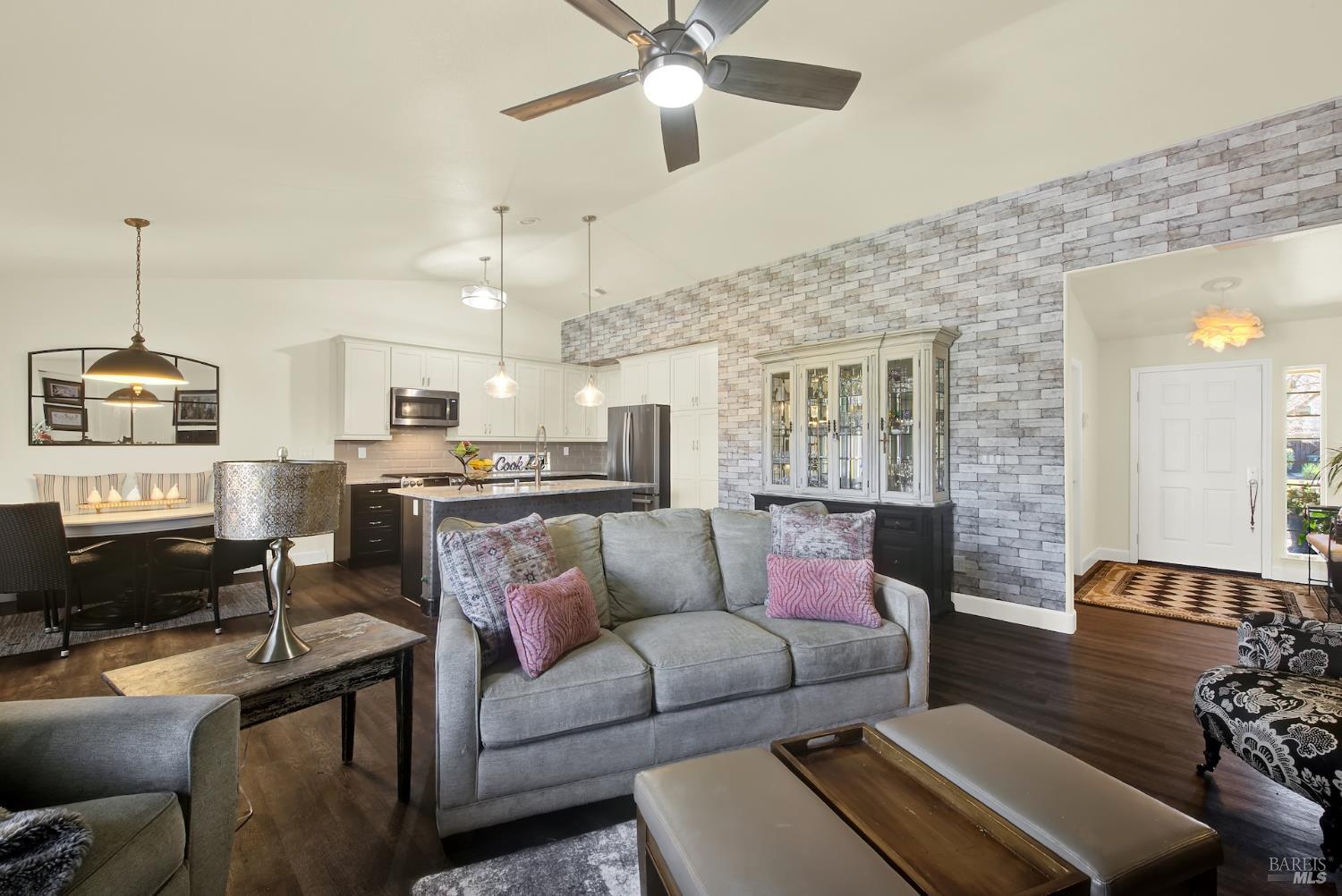 Detail Gallery Image 23 of 77 For 360 Grand Canyon Dr, Vacaville,  CA 95687 - 2 Beds | 2 Baths