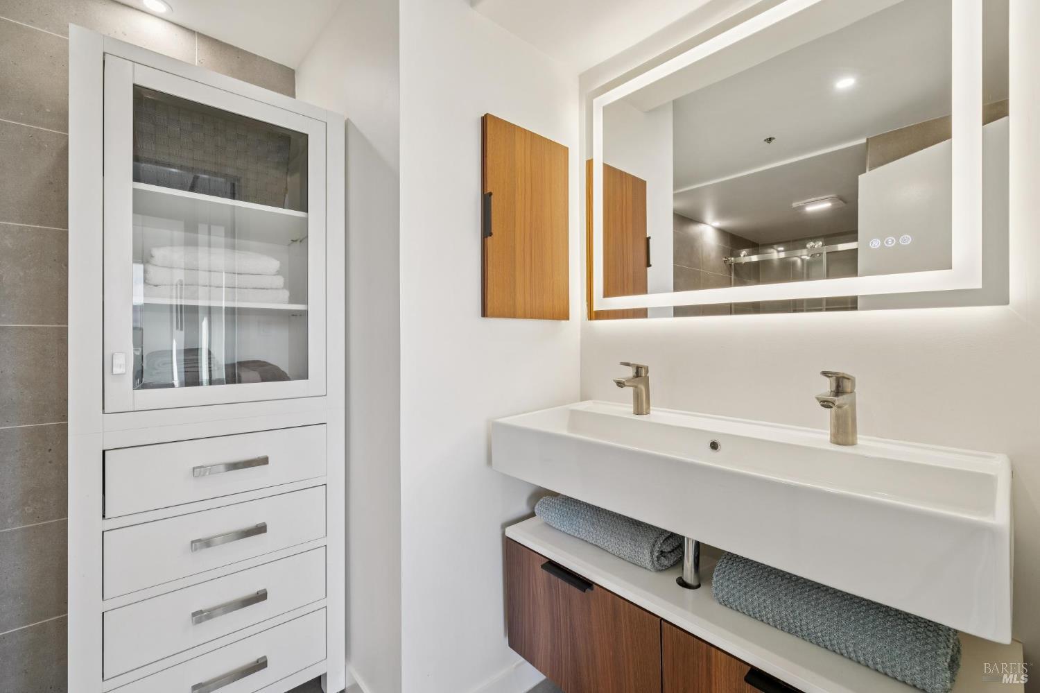Detail Gallery Image 17 of 38 For 6363 Christie Ave #2627,  Emeryville,  CA 94608 - 2 Beds | 2 Baths