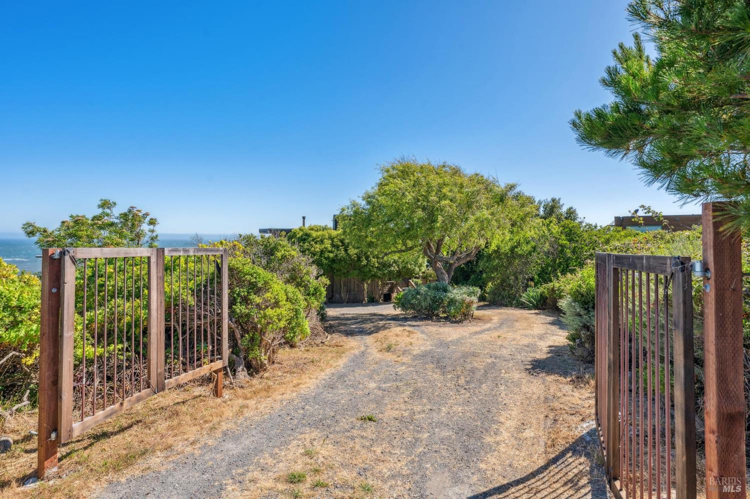 Detail Gallery Image 2 of 85 For 272 Ocean Pkwy, Bolinas,  CA 94924 - 3 Beds | 2 Baths