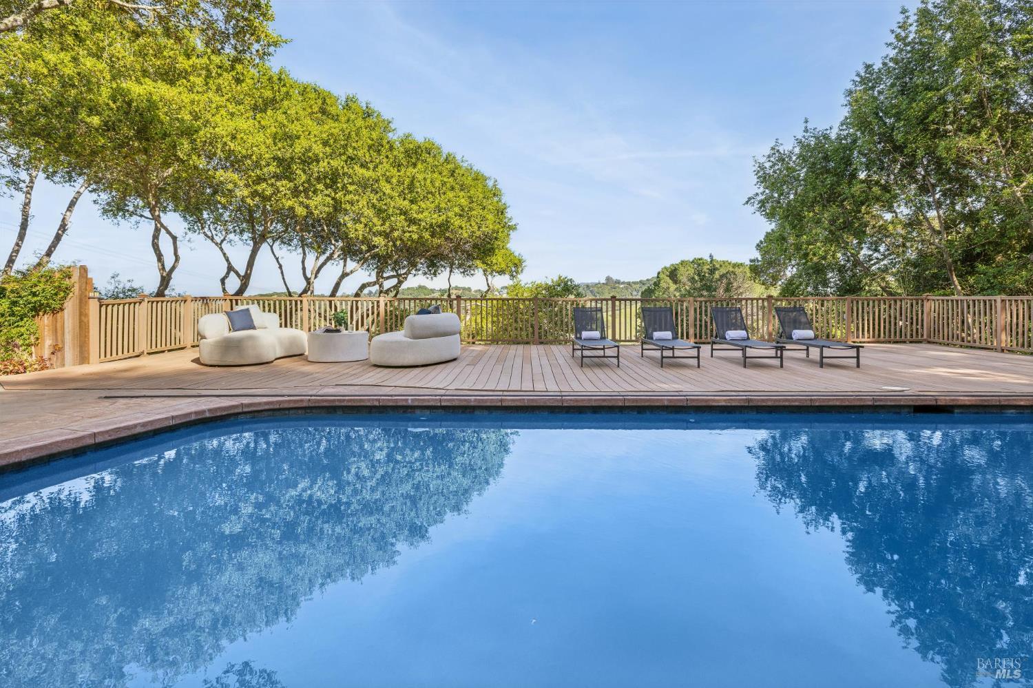 Detail Gallery Image 62 of 70 For 67 Oak Springs Dr, San Anselmo,  CA 94960 - 5 Beds | 4/1 Baths