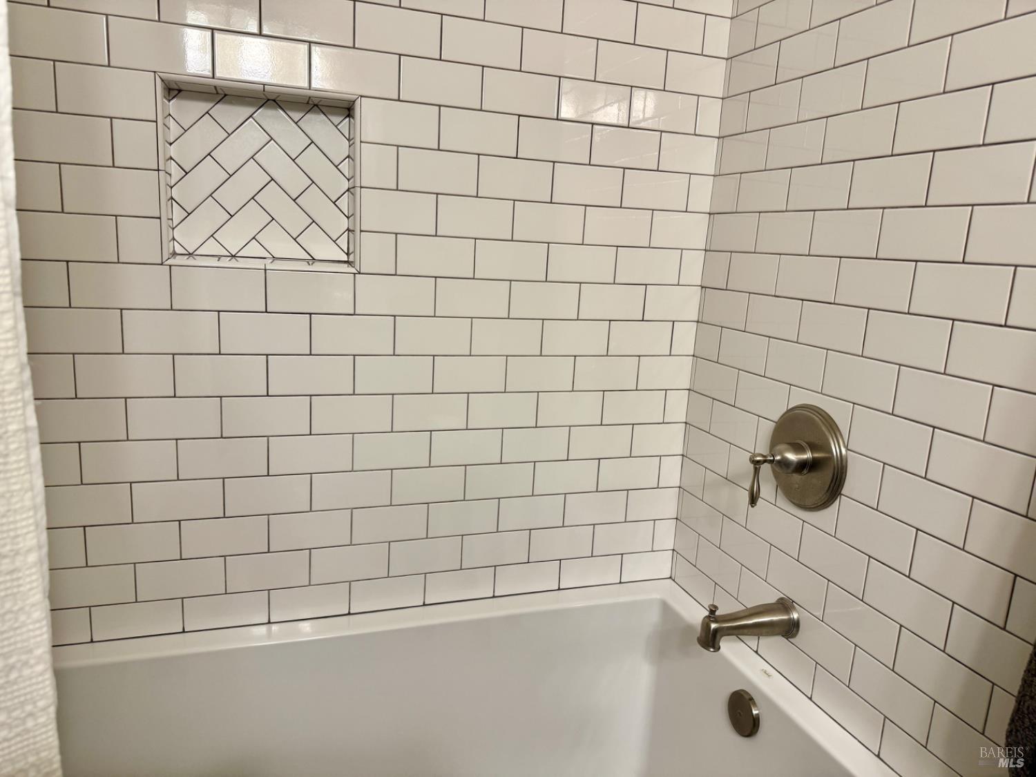 Detail Gallery Image 15 of 33 For 100 Marin Center Dr #31,  San Rafael,  CA 94903 - 2 Beds | 2 Baths