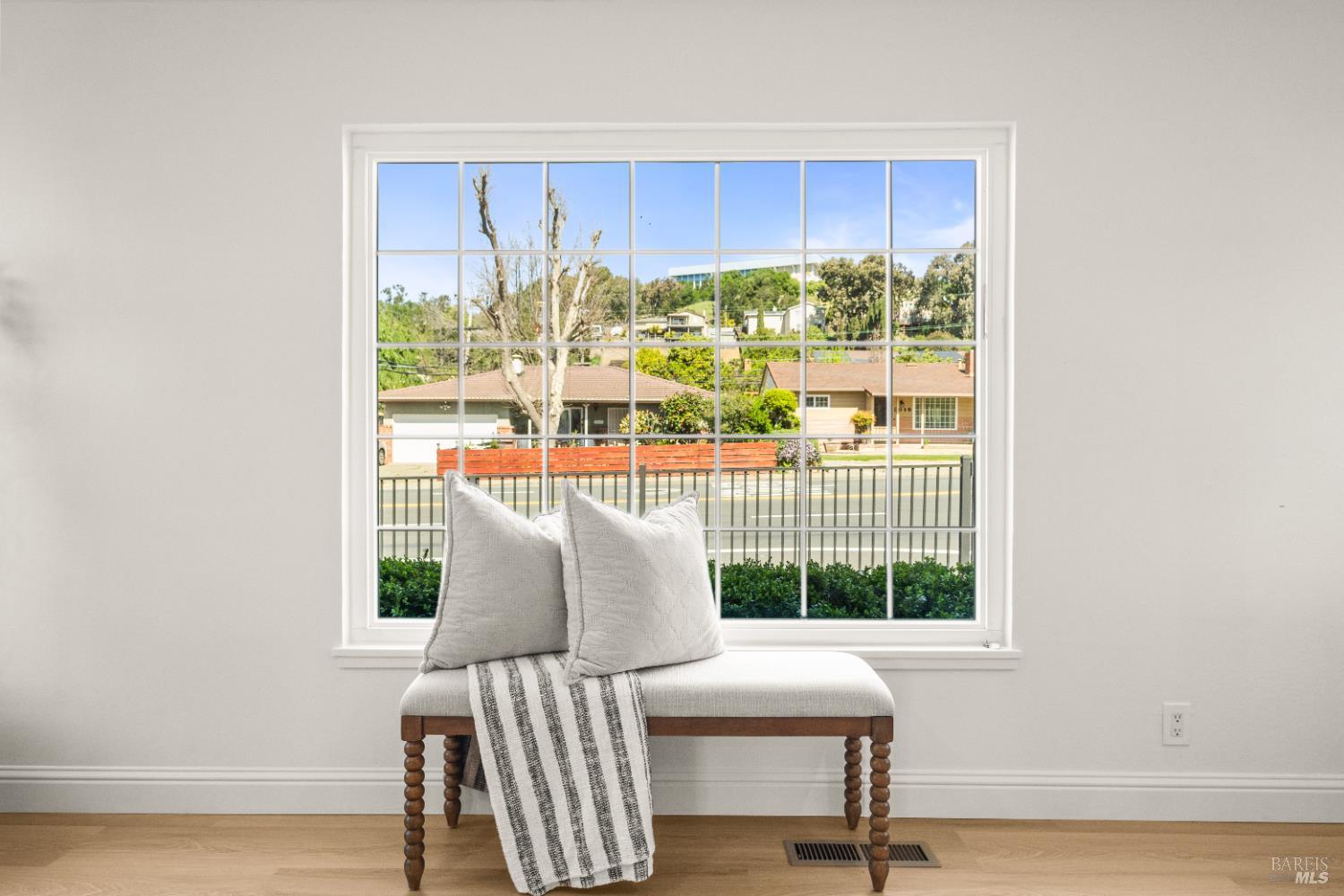 Detail Gallery Image 8 of 48 For 3011 Tennessee St, Vallejo,  CA 94591 - 3 Beds | 2 Baths