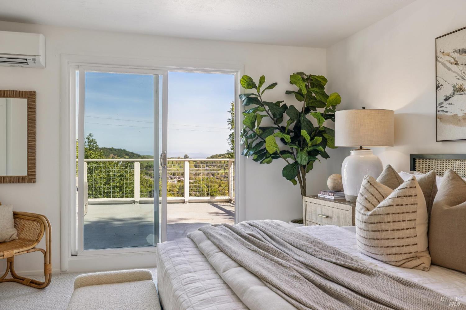 Detail Gallery Image 36 of 70 For 67 Oak Springs Dr, San Anselmo,  CA 94960 - 5 Beds | 4/1 Baths