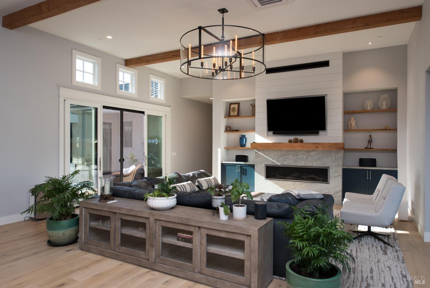 Detail Gallery Image 15 of 93 For 3932 Silver Fox Ct, Santa Rosa,  CA 95403 - 4 Beds | 4/1 Baths