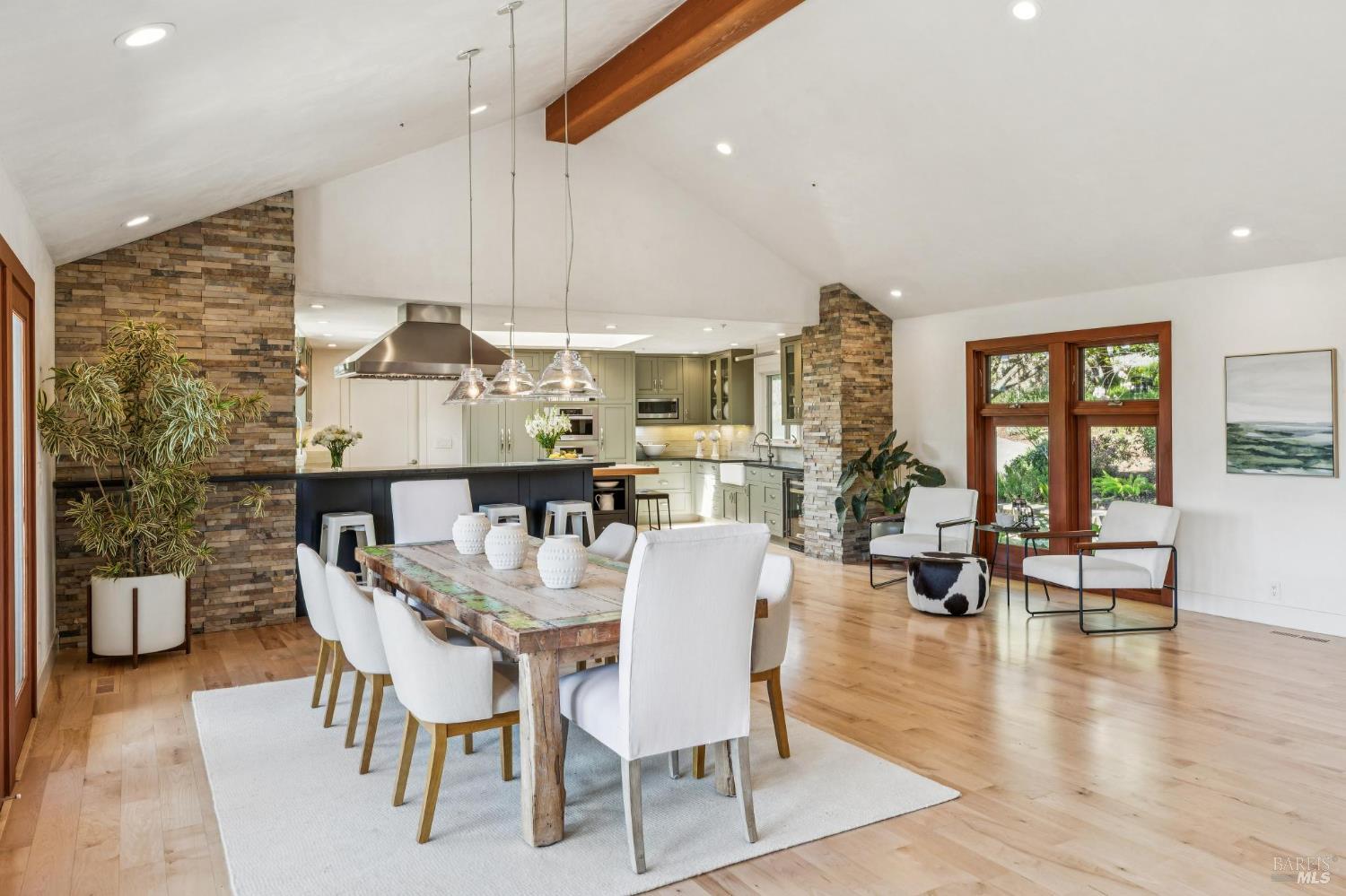 Detail Gallery Image 8 of 99 For 1884 Silverado Trl, Napa,  CA 94558 - 4 Beds | 3/1 Baths