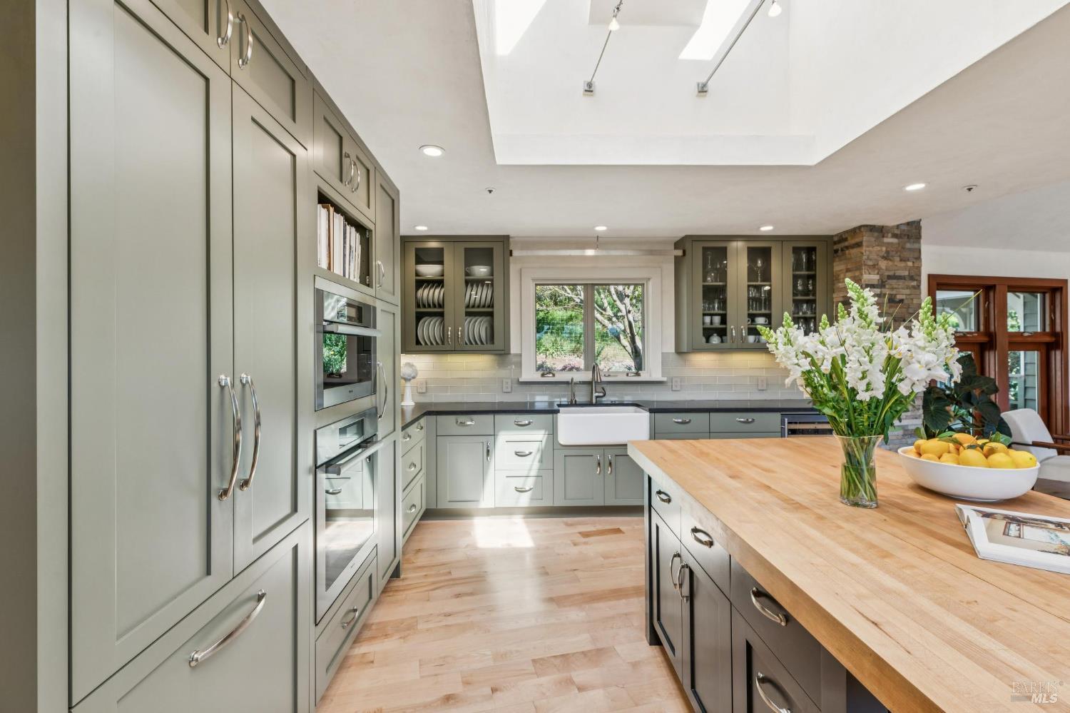 Detail Gallery Image 24 of 99 For 1884 Silverado Trl, Napa,  CA 94558 - 4 Beds | 3/1 Baths