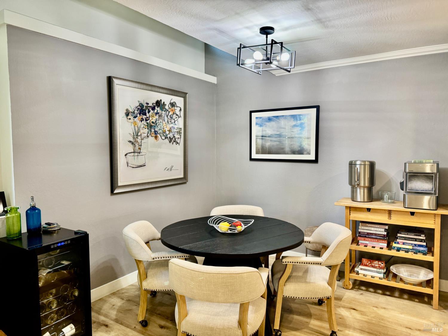 Detail Gallery Image 9 of 33 For 100 Marin Center Dr #31,  San Rafael,  CA 94903 - 2 Beds | 2 Baths