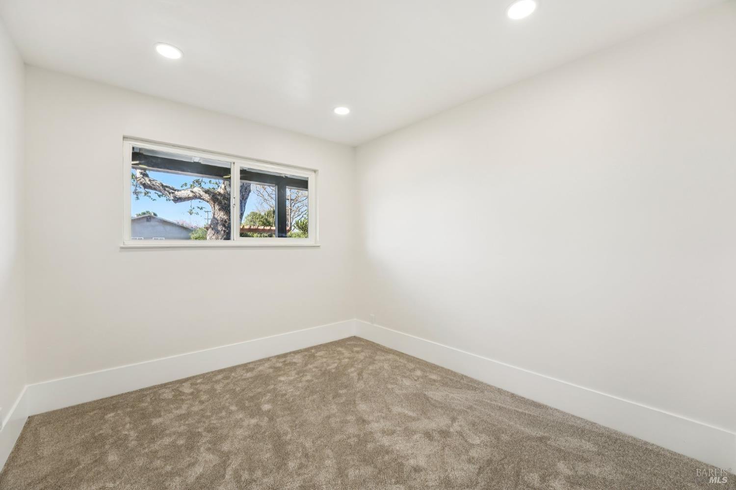 Detail Gallery Image 28 of 49 For 1662 Glazier Dr, Concord,  CA 94521 - 3 Beds | 2 Baths