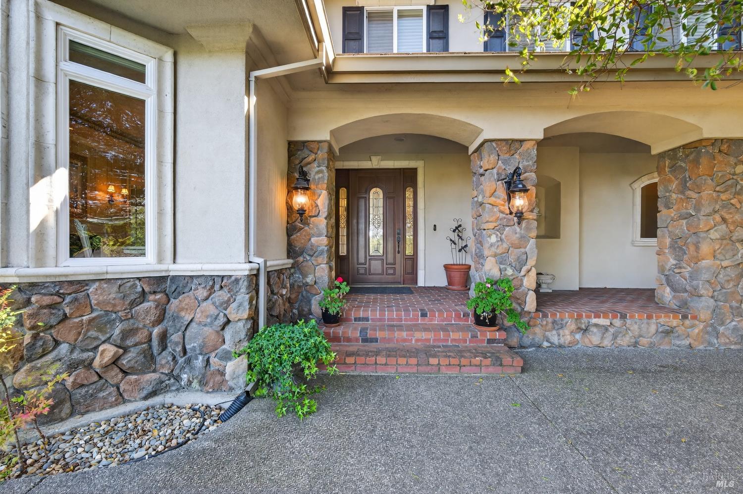 Detail Gallery Image 12 of 89 For 2054 Pinecrest Ct, Vacaville,  CA 95688 - 4 Beds | 4/1 Baths