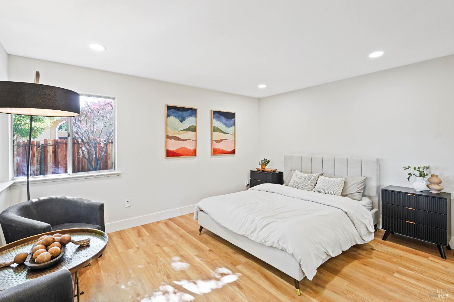 Detail Gallery Image 13 of 34 For 5001 Lakeview Cir, Fairfield,  CA 94534 - 3 Beds | 2 Baths