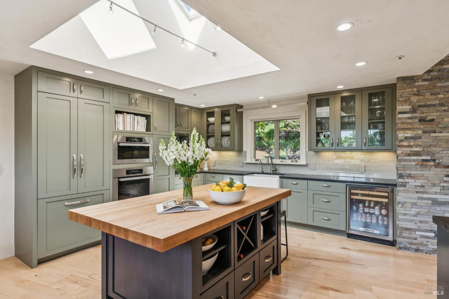 Detail Gallery Image 23 of 99 For 1884 Silverado Trl, Napa,  CA 94558 - 4 Beds | 3/1 Baths