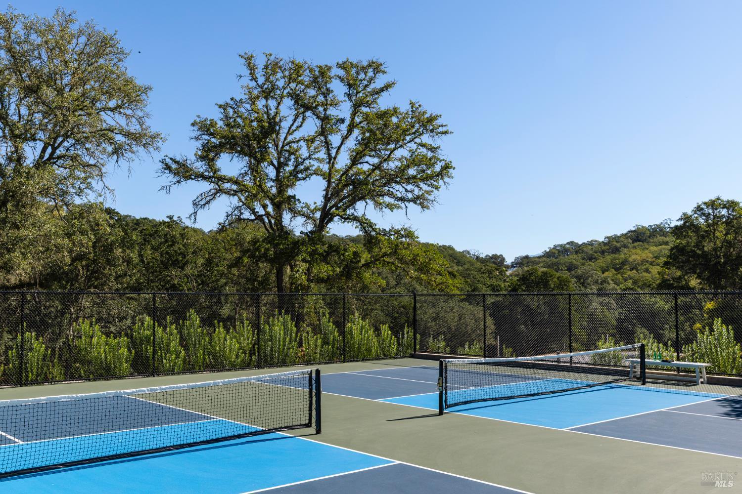 Detail Gallery Image 10 of 14 For 135 Hawthorn Ct, Healdsburg,  CA 95448 - – Beds | – Baths