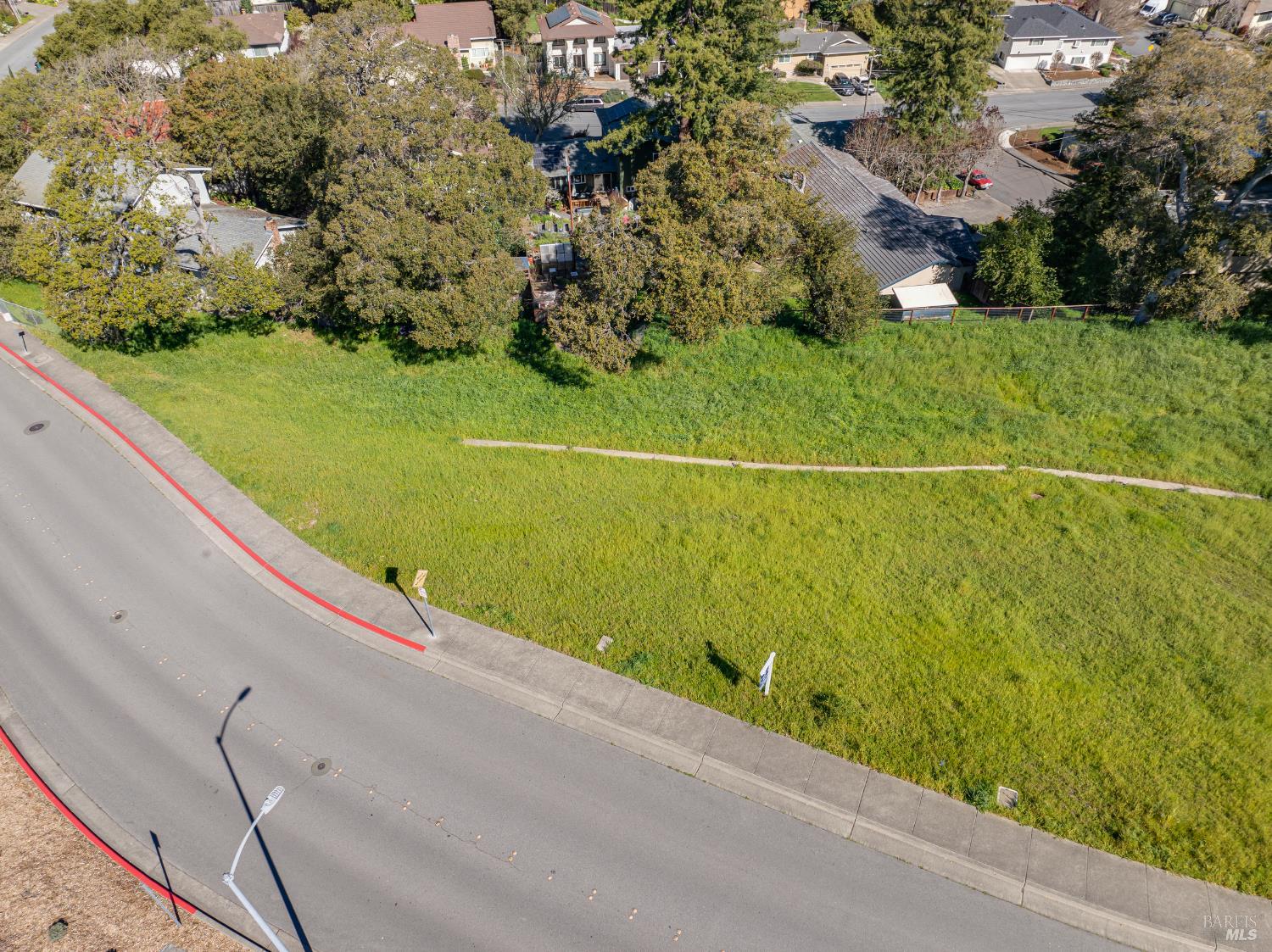 Detail Gallery Image 9 of 14 For 509 Larch Dr, Petaluma,  CA 94952 - – Beds | – Baths