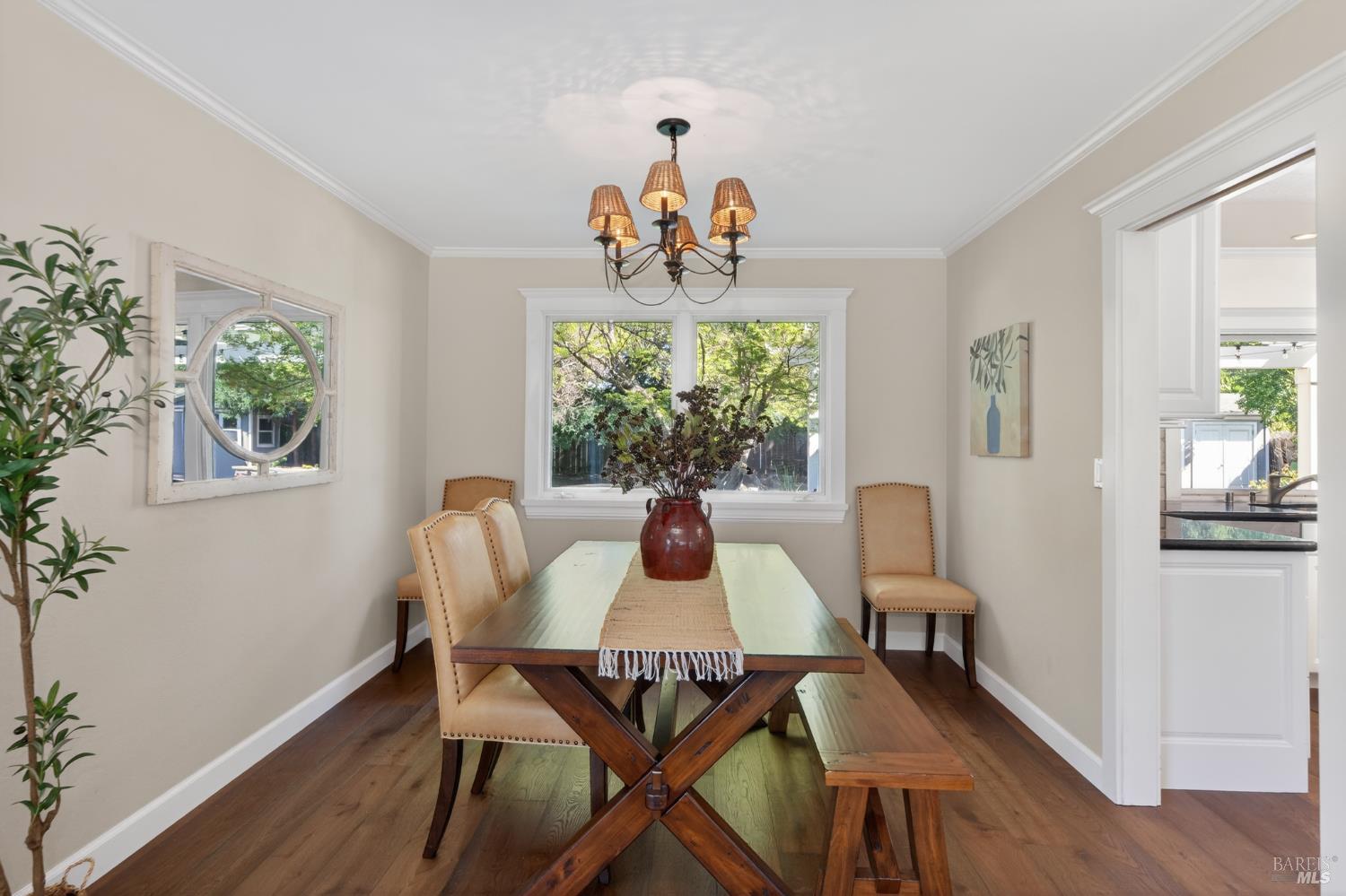 Detail Gallery Image 11 of 68 For 3932 Montrose St, Napa,  CA 94558 - 4 Beds | 2/1 Baths