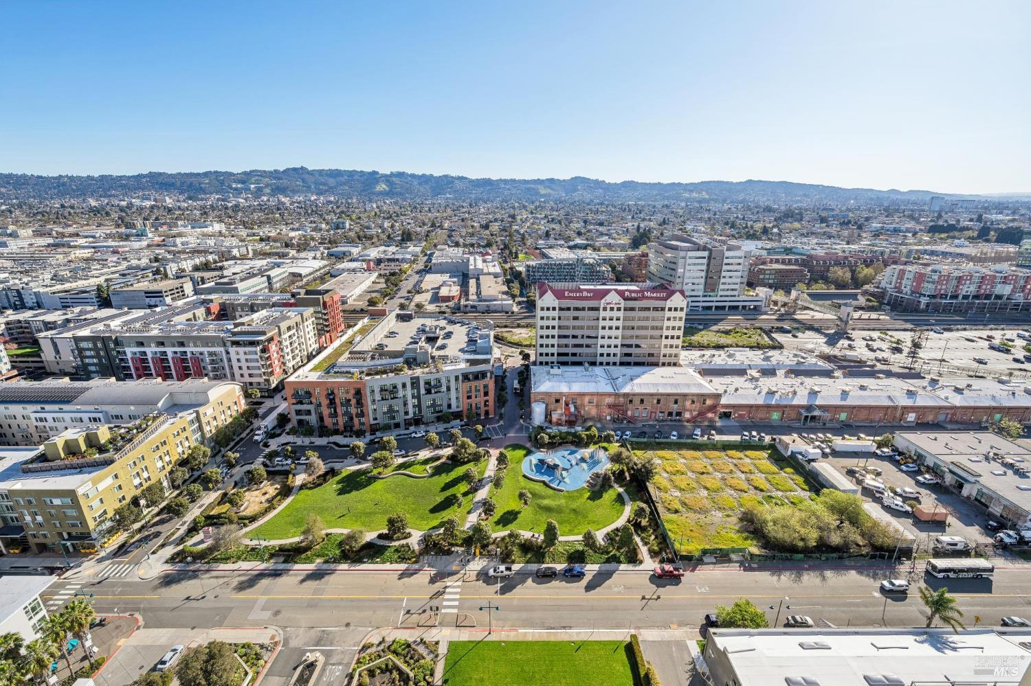 Detail Gallery Image 26 of 38 For 6363 Christie Ave #2627,  Emeryville,  CA 94608 - 2 Beds | 2 Baths