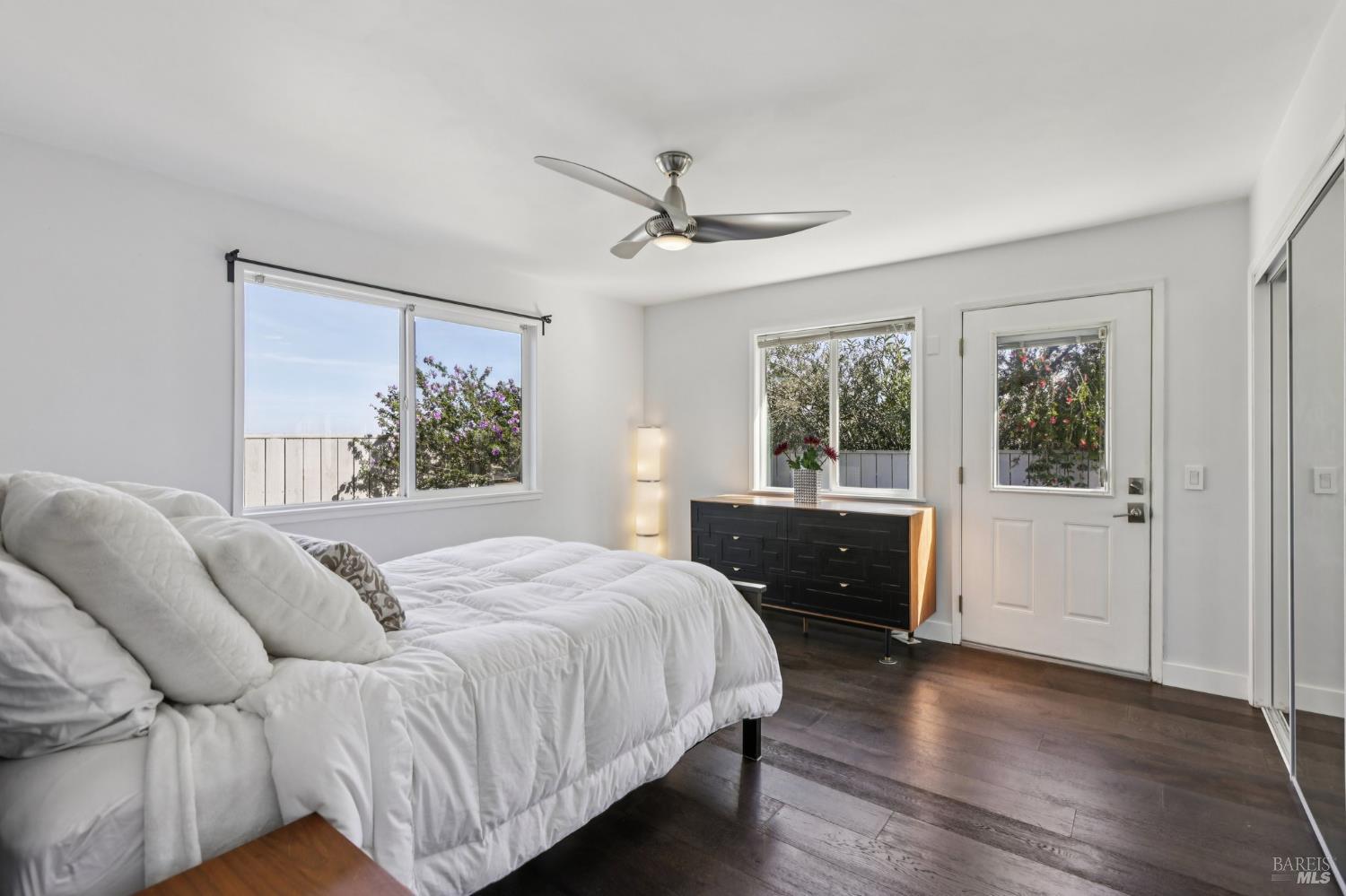 Detail Gallery Image 23 of 66 For 212 Eaton Ct, Benicia,  CA 94510 - 3 Beds | 2 Baths