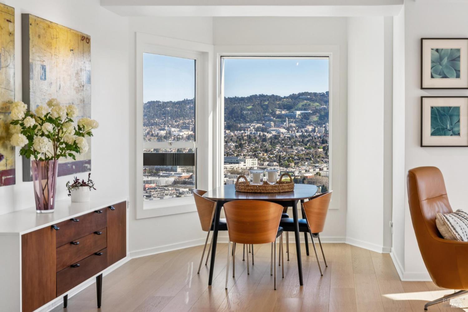 Detail Gallery Image 6 of 38 For 6363 Christie Ave #2627,  Emeryville,  CA 94608 - 2 Beds | 2 Baths