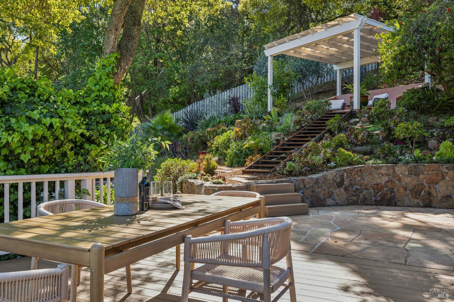 Detail Gallery Image 52 of 70 For 67 Oak Springs Dr, San Anselmo,  CA 94960 - 5 Beds | 4/1 Baths